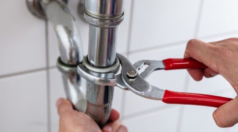 ▷3 Ways To Stop A Leaky Pipe Before A Plumber Shows Up In San Diego